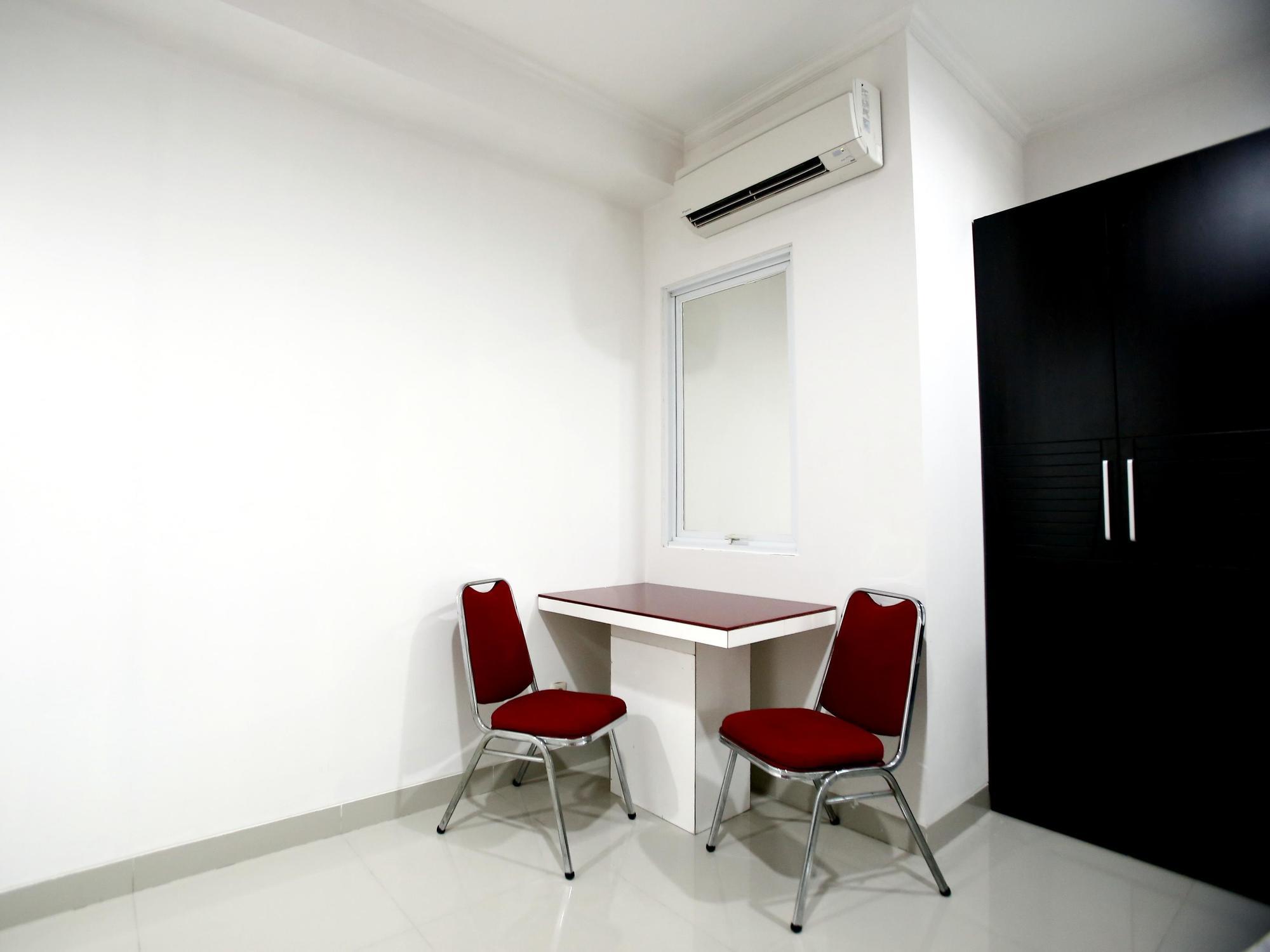 Reddoorz Plus @ Guntur Raya Setiabudi Giacarta Esterno foto